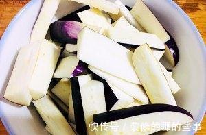 家常素菜菜谱,小炒茄子条,简单美味下饭,比肉好吃,吃不够