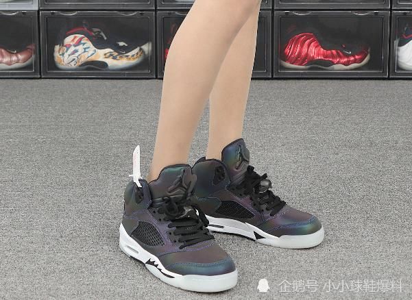 乔丹5代篮球鞋，“炫彩3M反光加持”看起来格外的低调沉稳！