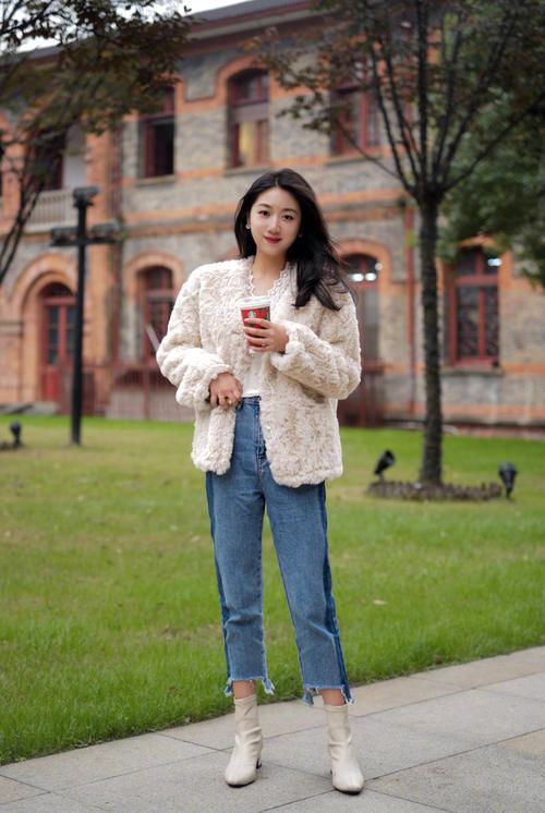 紧身裤拖地裤不如直筒裤,时髦百搭还显瘦,重点是不挑腿型!