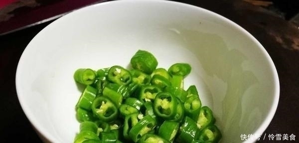 东北名菜烧茄子,学会这样做,茄子入味又好吃,还不油腻