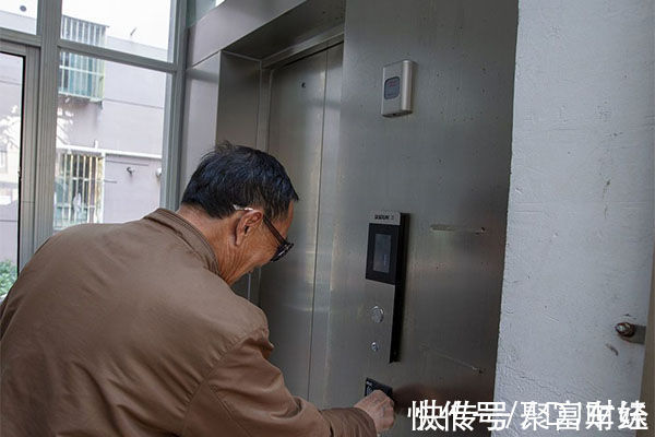 小区|1层同意装电梯后,顶层却“反悔”?电梯加装到底有多少阻碍