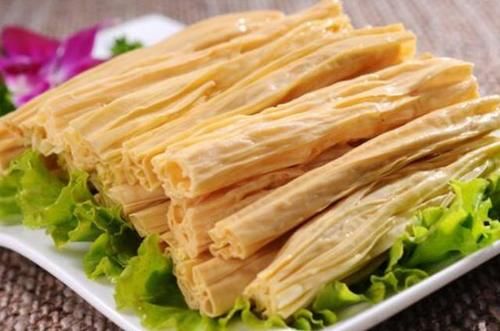 日常生活中|高血压人群不能吃大蒜吗？提醒：若想稳住血压，这5种食物要少吃