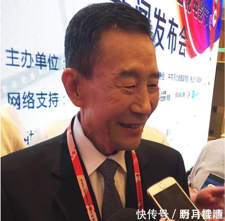 胡歌&水浒传“武松”“宋江”20年后重逢,手里大刀变保温杯,岁月不饶人