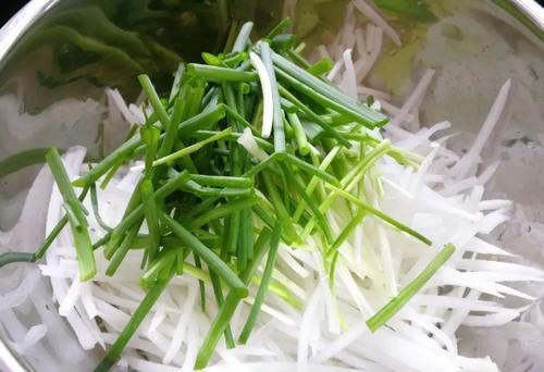 【食物恋】韩国朋友教我的辣白菜做法，酸爽开胃，正宗得很