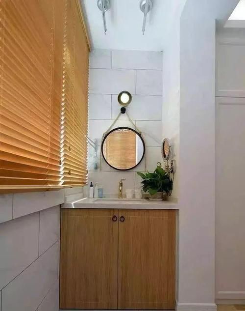 收纳|65㎡小户型客厅加隔断,超强空间利用率,素白雅致,仿佛多套房