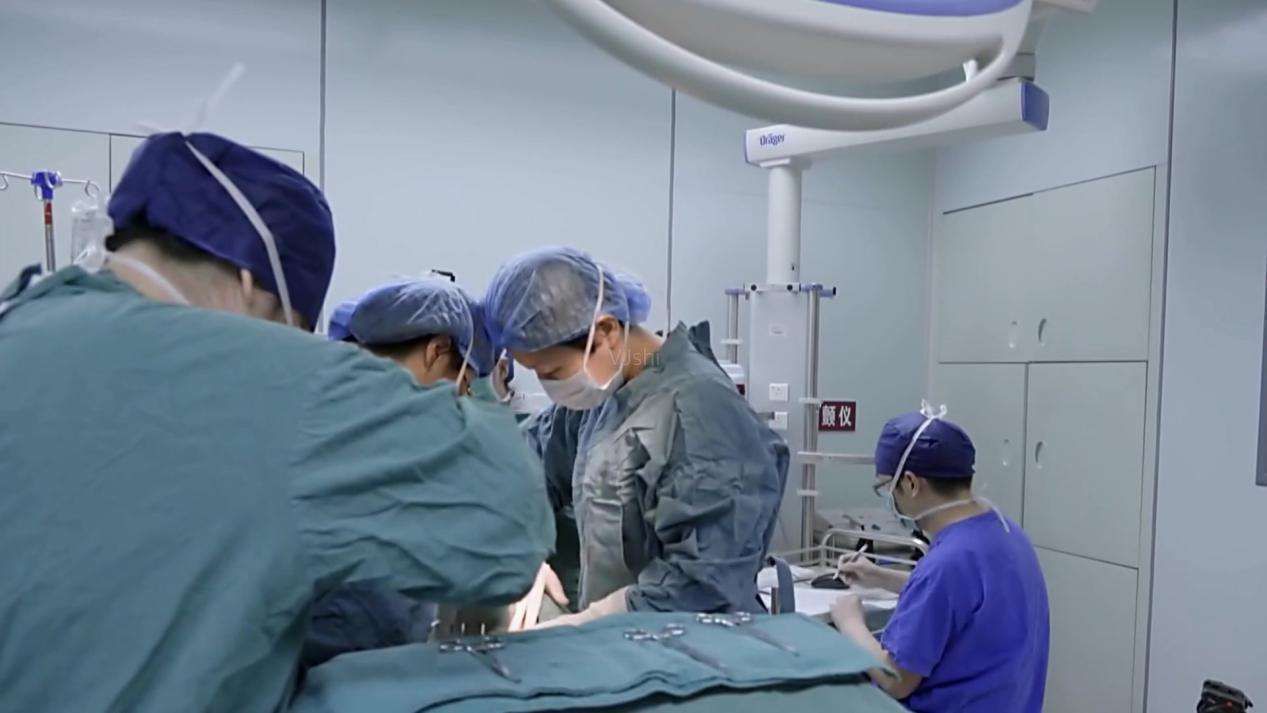 宝妈|“凭什么围观我生孩子”宝妈临产被实习生观摩,情绪激动难自制