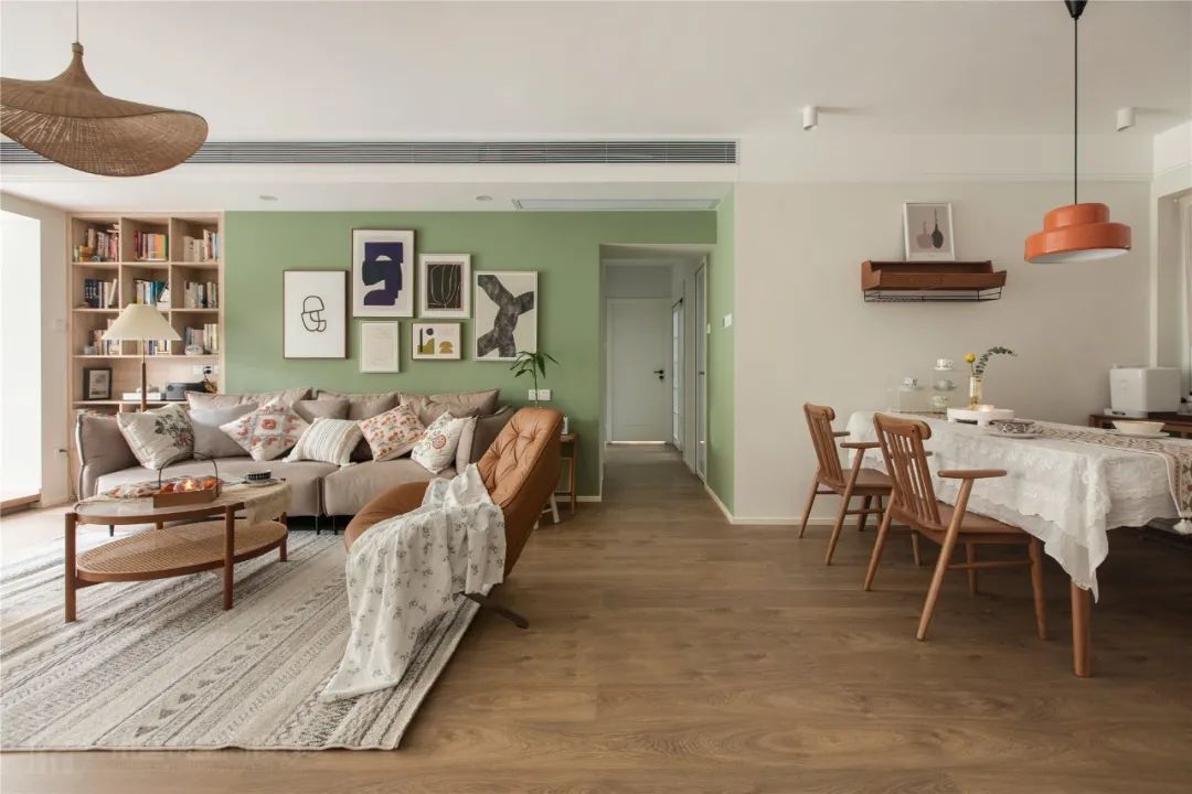 布置|135㎡现代简约,温馨舒适的空间,加上草绿色的点缀,文艺舒适