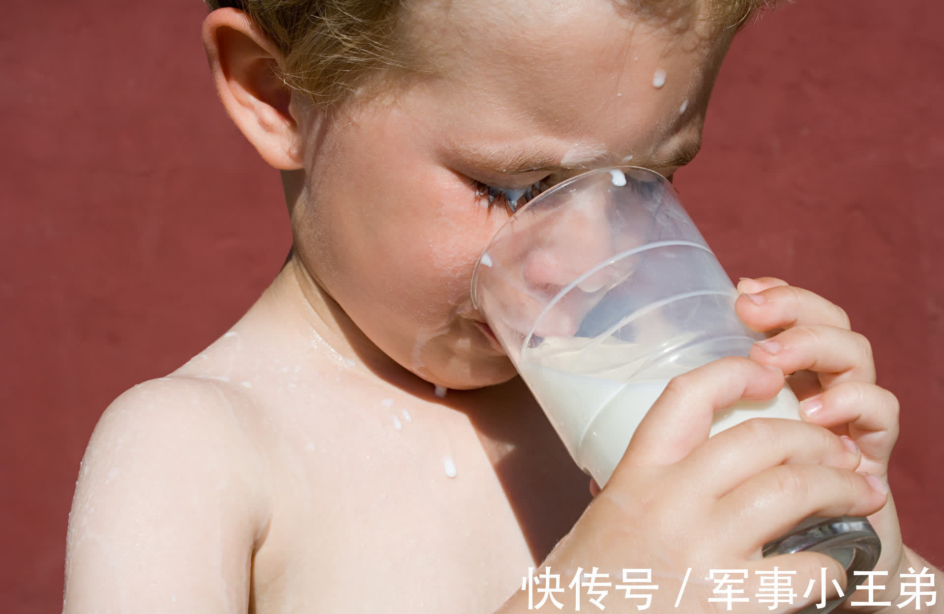 配方奶粉|0-18岁孩子若“奶”喝错了，会长不高！家长如何正确给娃喝奶