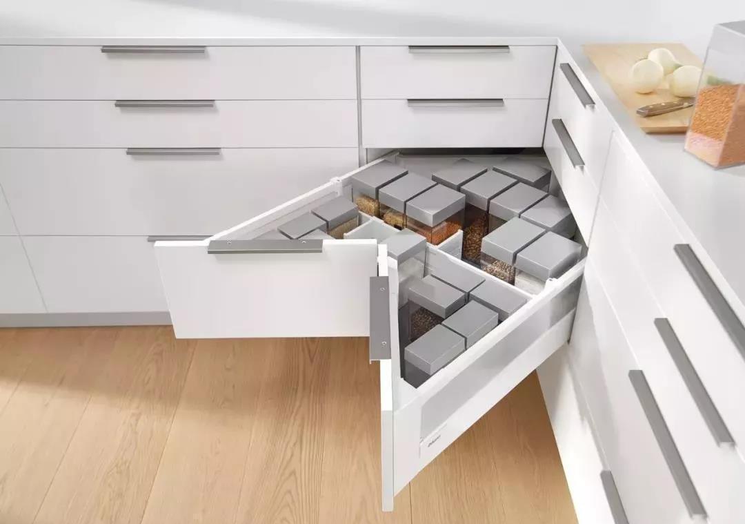 鸡肋|厨房拐角位置很鸡肋那是你没用好，学习外国人做储藏室多一间房