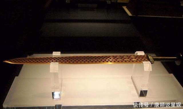 世界四大皇帝佩剑,中国上榜两把,其中一把竟千年未锈!