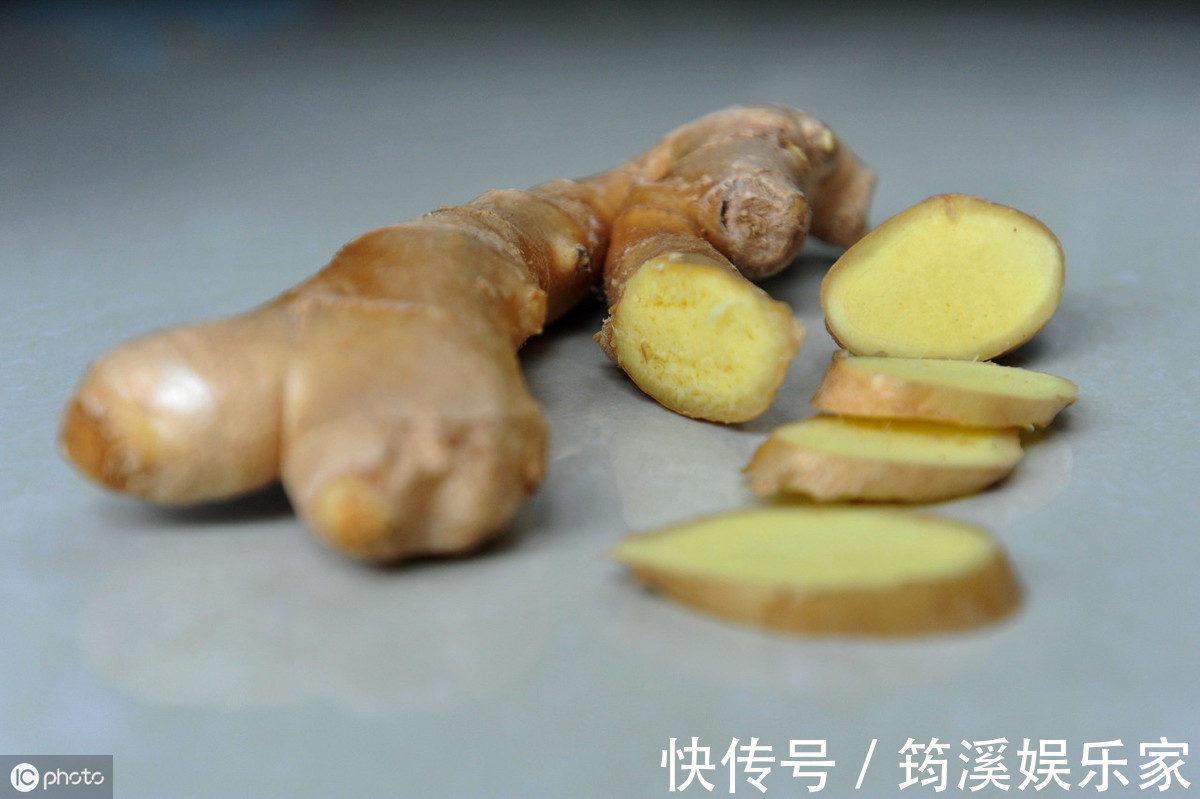 湿气|用生姜抹脚底对身体有什么好处可能这4个好处会“不请自来”
