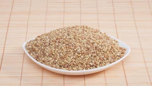 甲状腺结节“祸根”公布,三类食物趁早拉黑,结节也许会慢慢变小