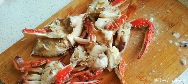 倒入|遇到这种蟹,再贵也要买,不能手软,吃起来比鱼虾更营养,更鲜嫩