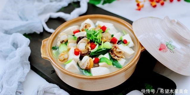 扇贝肉|冬天就爱这一锅,海鲜木耳豆腐羹,鲜香清淡又营养,常吃吃不够