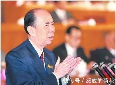霍英东|经商不输李嘉诚,同为地产大亨,霍英东为何没能成为李嘉诚?