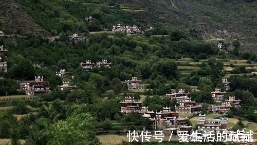 班玛#藏族碉楼营造技艺:古老碉楼依旧在 耳畔渐闻马蹄声