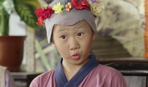 晴雯!林黛玉嘲笑刘姥姥是母蝗虫,打疼了谁的脸?难怪死后,被挫骨扬灰