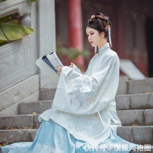 霞帔|雍容华贵的明制汉服的特点是什么,你知道吗?