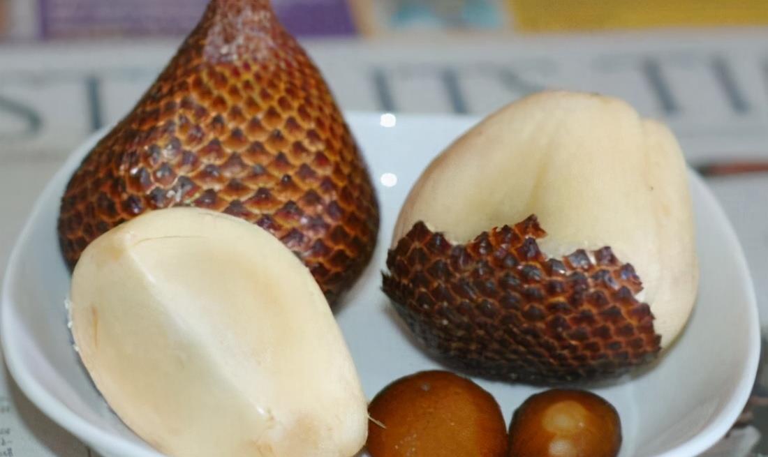 女性不想变老太婆,推荐常吃3种食物,排毒养颜、增强体质!