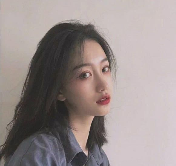 越长越大方的女生,八成逃不过“这3特征”,难怪异性缘爆棚被狂追