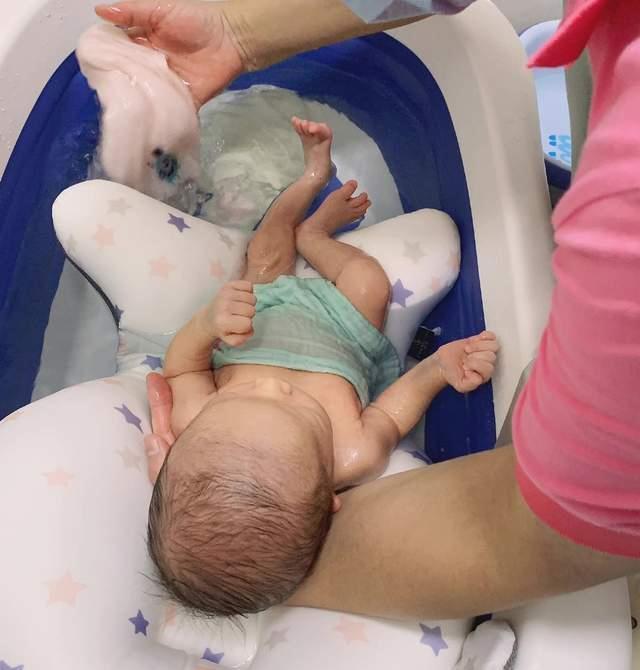 润肤|天冷降温,这份新生儿洗澡攻略,家长收藏,这样洗不会错也不受凉