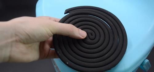 蚊香别再用手一点点拆了,立马学会这诀窍,几秒钟让蚊香自动分离