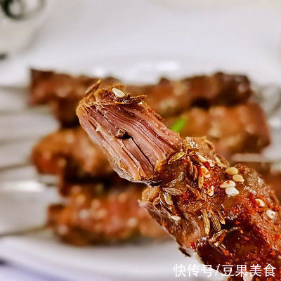孜然牛肉串好吃下饭的小秘诀,快快学起来