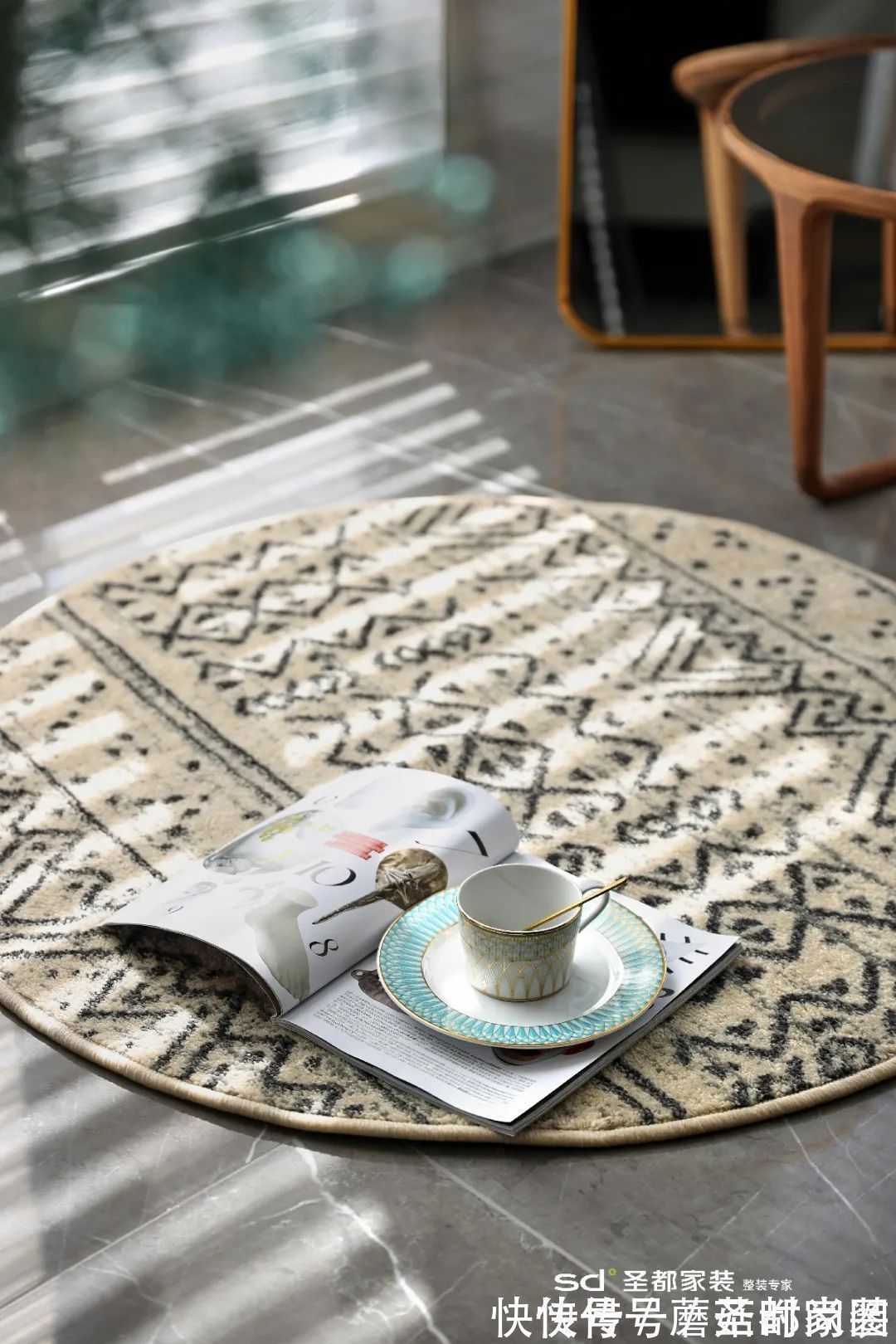 木饰面|独居是一个人的狂欢:93㎡三室两厅家装阳台爆改休闲区