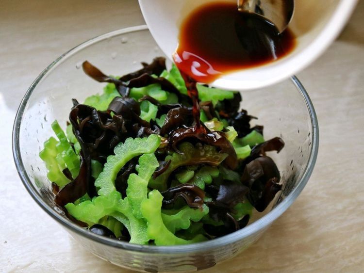 苦瓜此做法,清新可口还不苦,爽口还解腻,孩子都说好吃