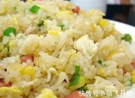 鸡蛋炒饭，很多人做错了，难怪不好吃，教你一招，粒粒饱满不粘连