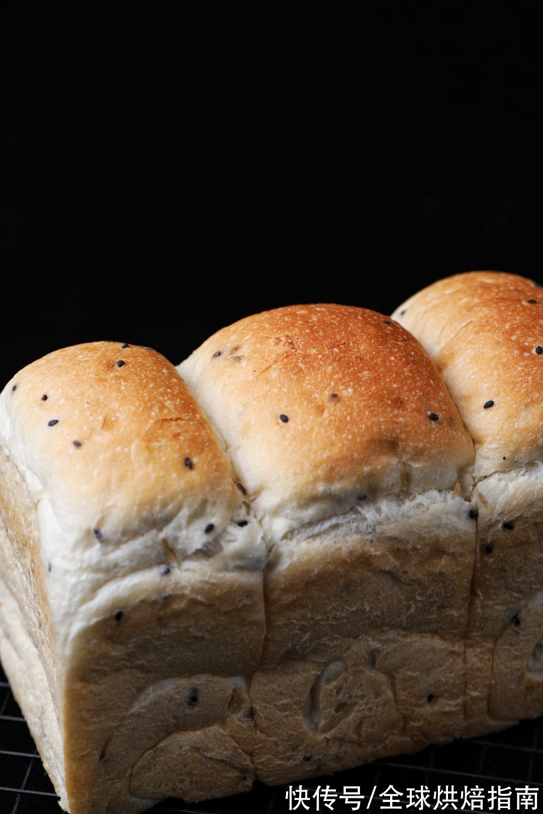 日式米吐司松软香甜有弹性，竟然是吐司界的纯真少女