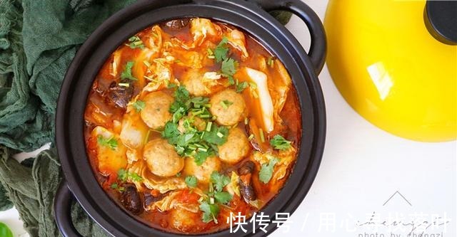 香菇|天冷了,吃炒菜不如炖菜,几种食材炖一锅,鲜美营养,热乎又暖身!