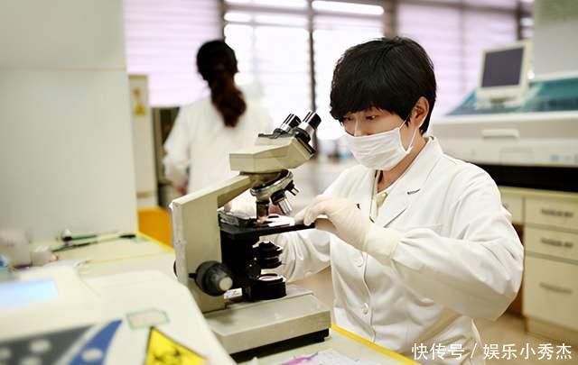 分娩|孕妇产检被告知是“连体畸形儿”，顿时紧张大哭，医生看了却笑了