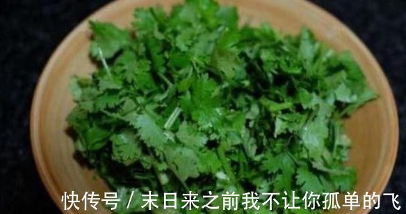 吃香菜|常吃香菜好处多，但四类人不能吃，不然就是拿健康开玩笑