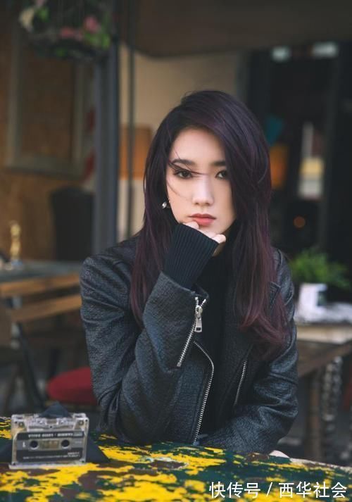 马尾 不管多大年纪的女人,这5种发型留久了,脱发还很伤头发!