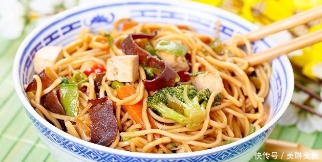 习俗|过年习俗“初一饺子初二面”,为何初一吃饺子?初三初四吃什么?