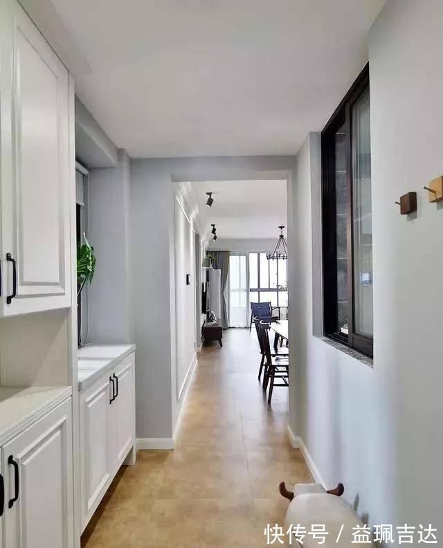 款款|去邻居们家串门，一进门就被入户鞋柜惊艳到了，款款漂亮又实用