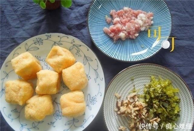 餐馆|油豆腐这么做你估计没尝过,农家餐馆里卖30元,2分钟你就能学会