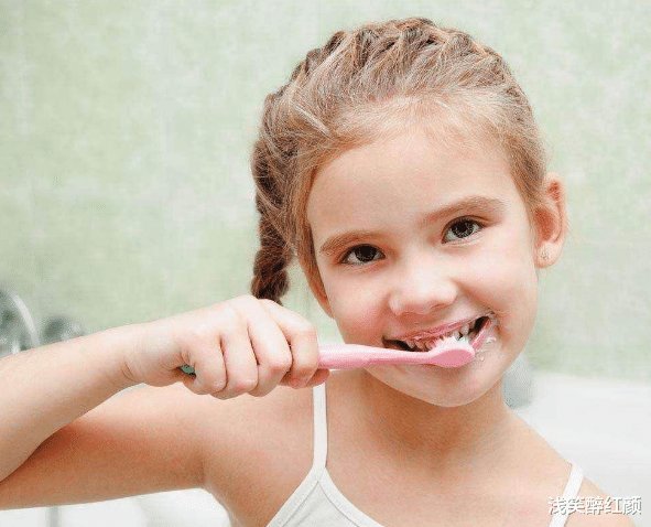 太早让孩子断奶，会影响他们的正常发育