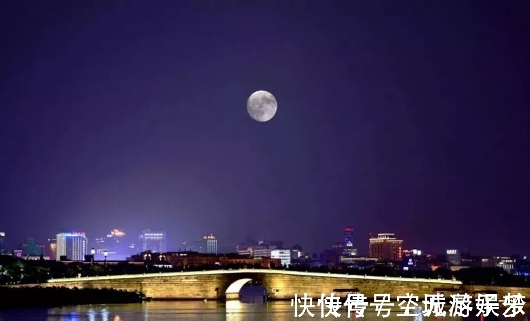 月辉@两首很好的秋月诗词,意境优美,韵味悠长,寄慨遥深,值得品读