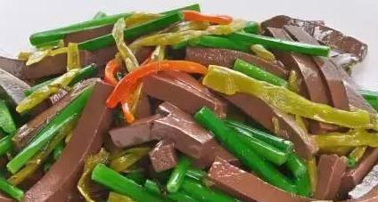 韭菜炒鸭血|冬季是养生的黄金时期,多吃小炒菜,补血补铁面色红润气色好