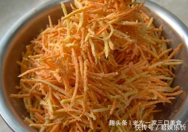 5根萝卜1个土豆,教你创意新吃法,不炒也不炖,既能当菜又当饭