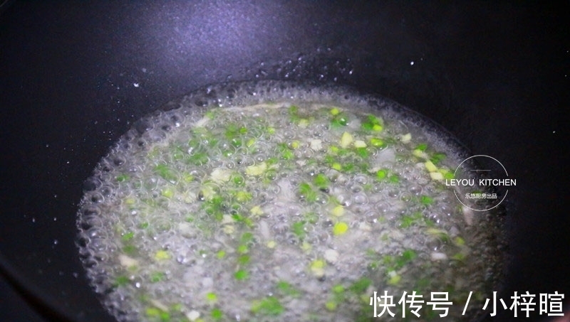 滋味|蒸出来的美味,又鲜又嫩的鸡腿吃法,一滴油没放,清淡有滋味