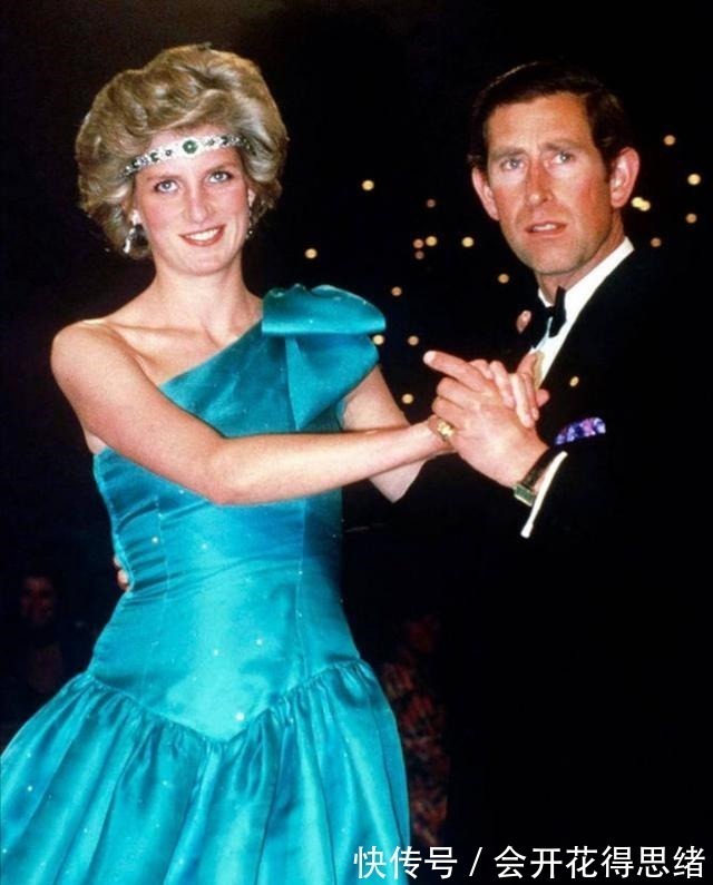 项链 戴妃有多时髦一条项链戴出几种风格穿搭,堪称殿堂级的时髦精!