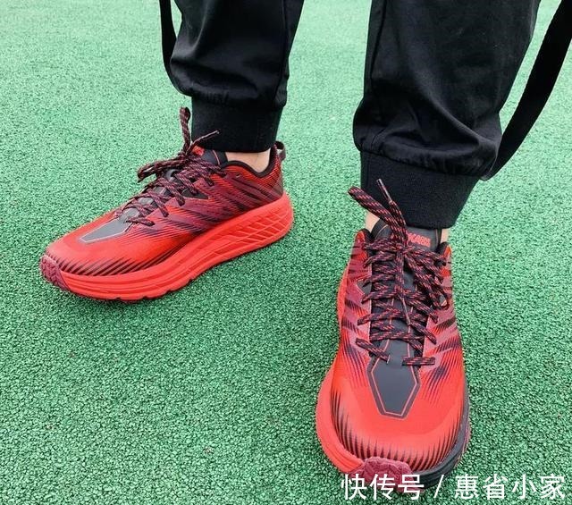 越野 越野潮搭两不误,Hoka飞速羚羊4测评!