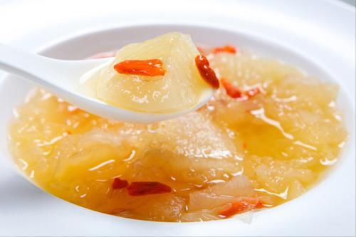 老一辈|入秋后多喝银耳汤，要想银耳出胶又快又多，老一辈教你2个技巧