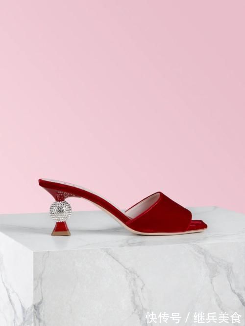 牛皮 伊丽莎白女王的挚爱RV高跟鞋,百年历史的鞋子超美新品来袭