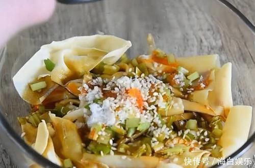 蘑菇做出肉的味道,Q弹爽滑,香辣可口,一口一口停不下来