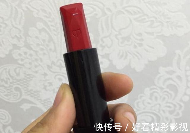 肤质 口红掉色沾杯太尴尬分享5款持久不掉色的口红，一整天不掉色！