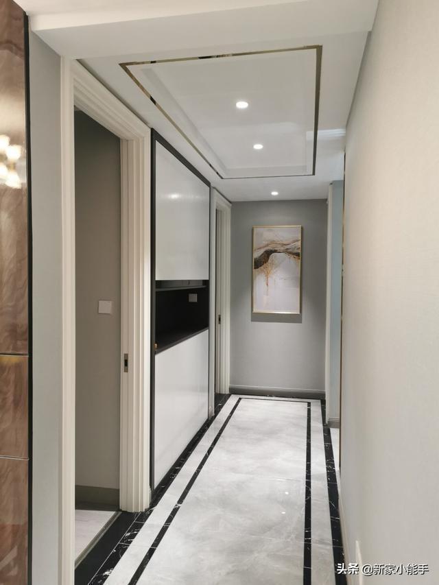 飘窗|学她家装修,电视墙很大气,过道打柜子太实用了,全屋都很喜欢